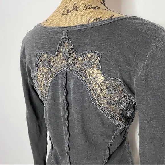 Women's Grey Keepsake Long-Sleeve Crochet-Inset Slub Henley Top - Picture 5 of 11